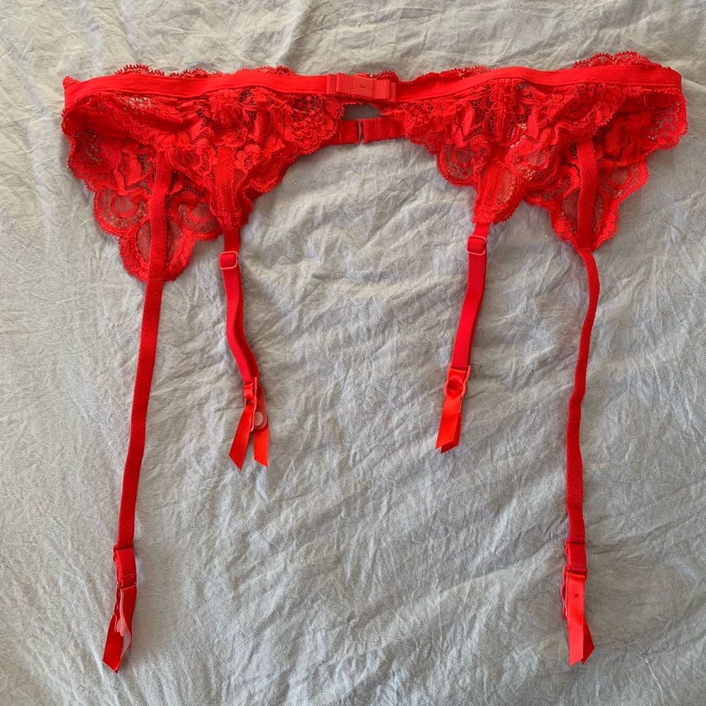 NWT Victorias Secret Red Lace Garter Belt